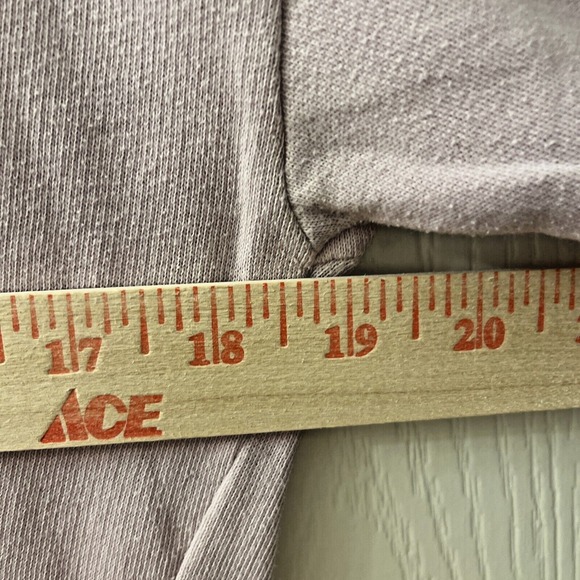 Juicy Couture Sequined Lip Sweatshirt Medium Purple Lightweight Y2K Sassy - Picture 5 of 8